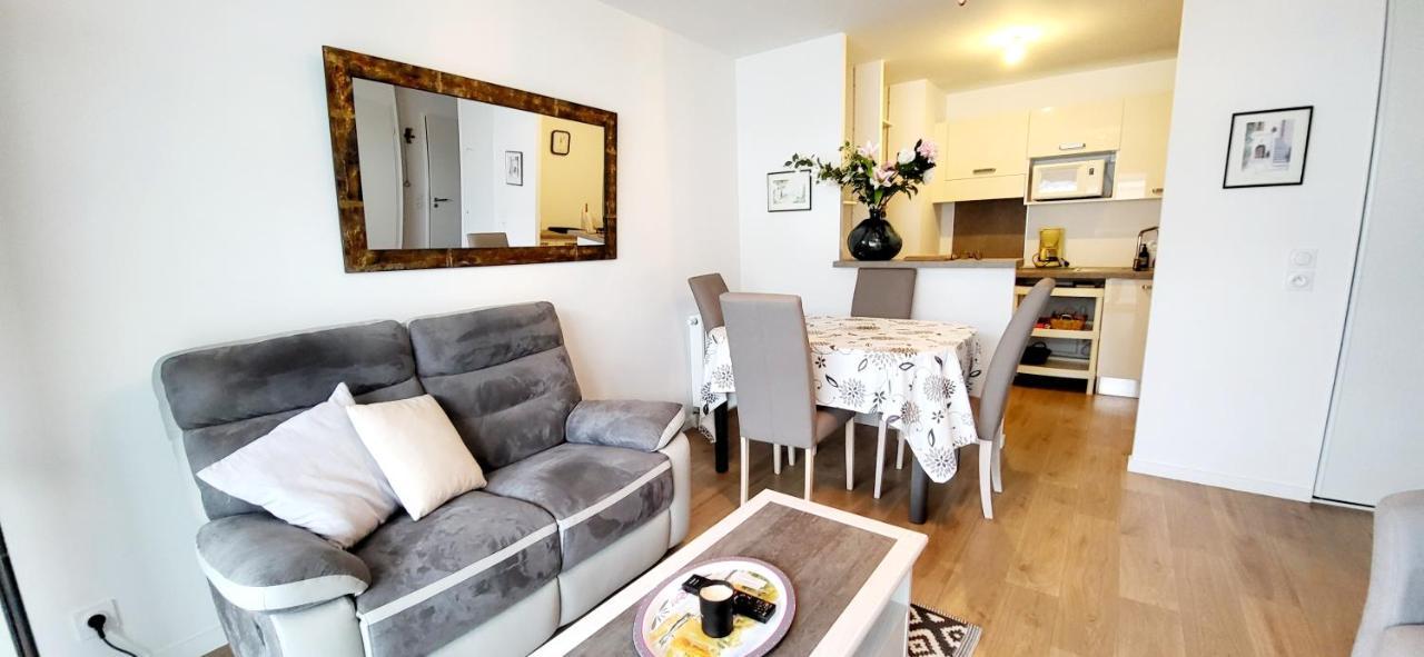 Appartement Moderne Finement Decore Avec Balcon A Vannes Centre Extérieur photo